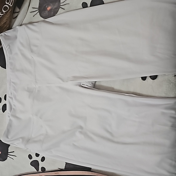 Gently used comfortable pants - Picture 3 of 10